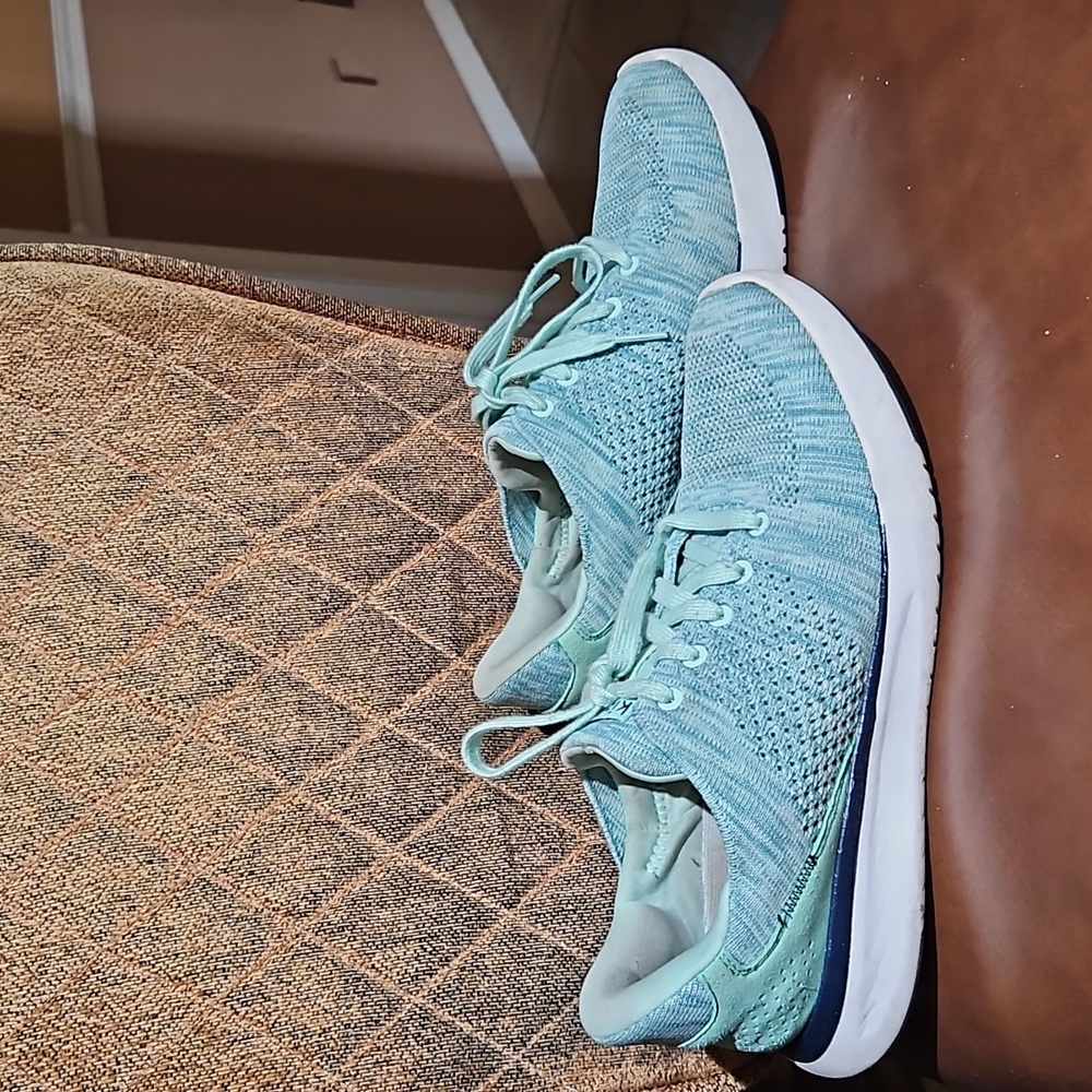 Kizik Lima Hands-Free Lace Up Slip On Sneakers Running Shoes Spearmint Green